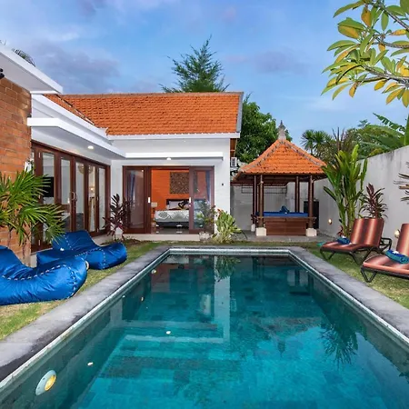 Villa Kamboja Premium Walk To Double Six Beach - Enclosed Living Room With Ac